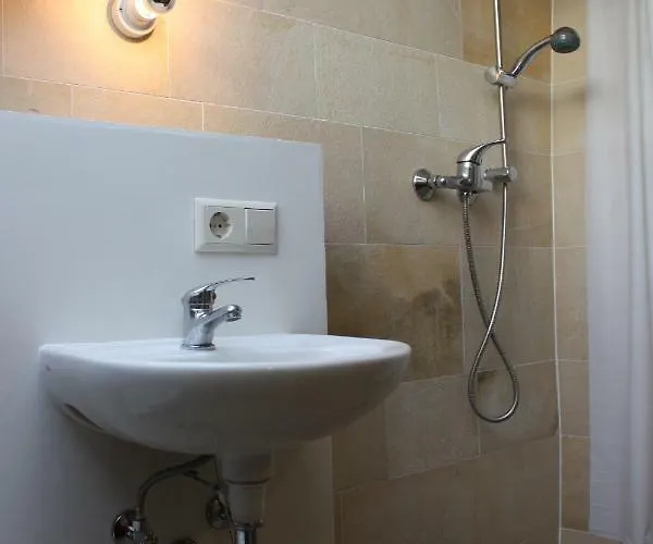 Nengshof Gaensebluemchen